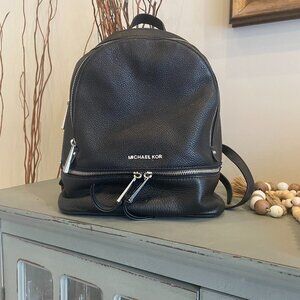 LIKE NEW! MICHAEL KORS RHEA BLACK PEBBLED BACKPACK HANDBAG